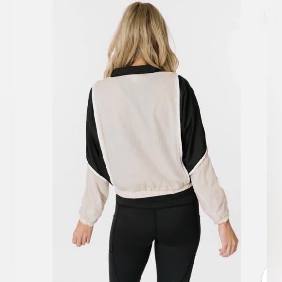 ZYIA Active Color Block Light Jacket  Size: XL. - Picture 3 of 11